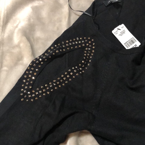 Le chateau black, studded, cold shoulder, long sleeve in size XXL - Picture 3 of 4